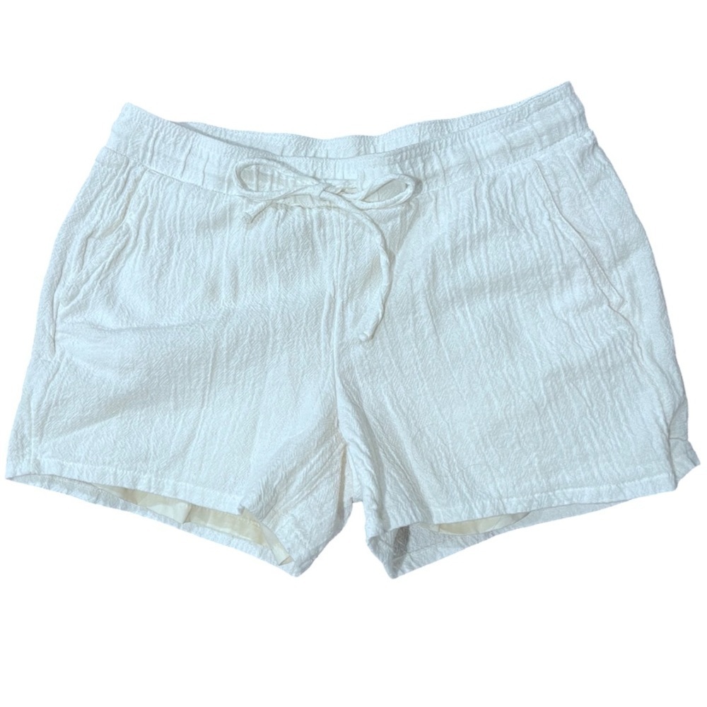 Beachy White Cotton Mid Rise Muslin Shorts